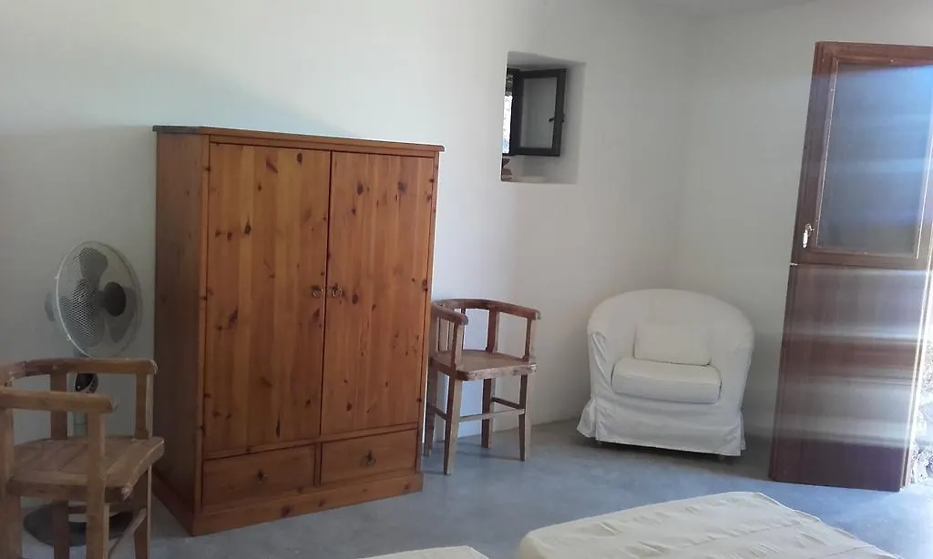 Farm stay Dammusi Il Cortiglio Villa Pantelleria Island