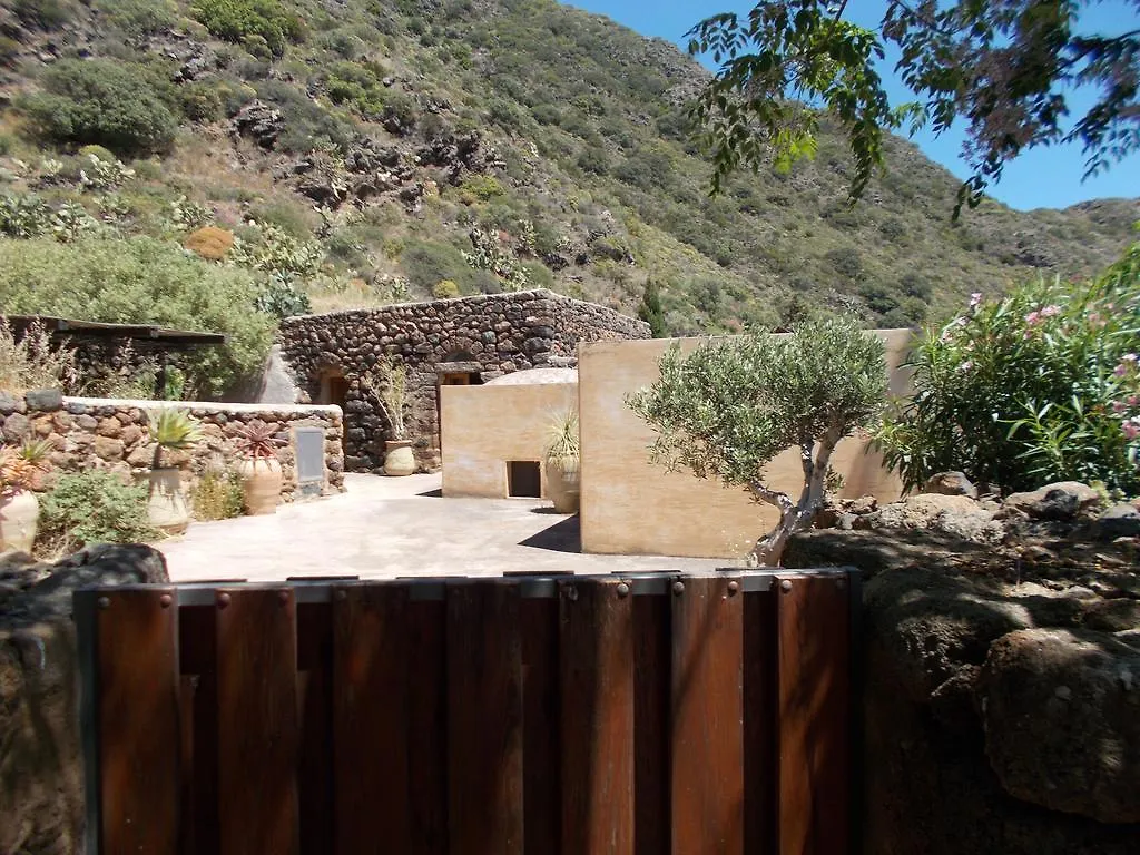 Farm stay Dammusi Il Cortiglio Villa Pantelleria Island Italy