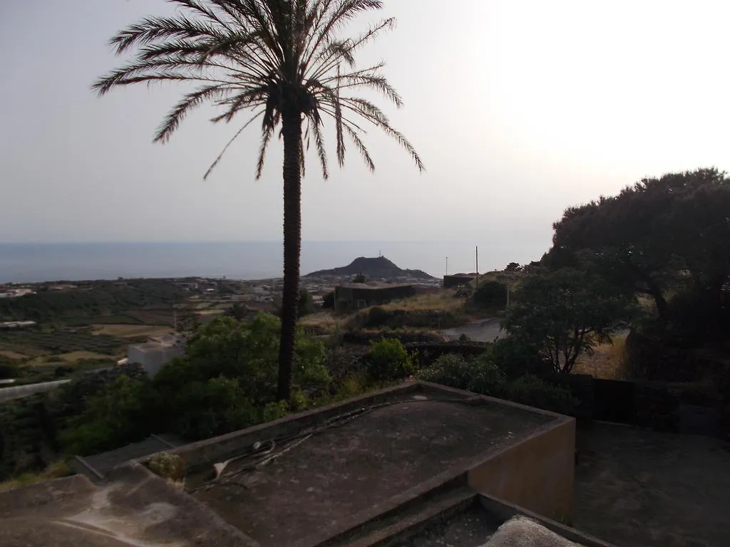 Farm stay Dammusi Il Cortiglio Villa Pantelleria Island
